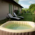 Ferienhaus Cascina Piandamiane, Sostenibile E Charme D'epoca Nella Natura Delle Langhe Rodello