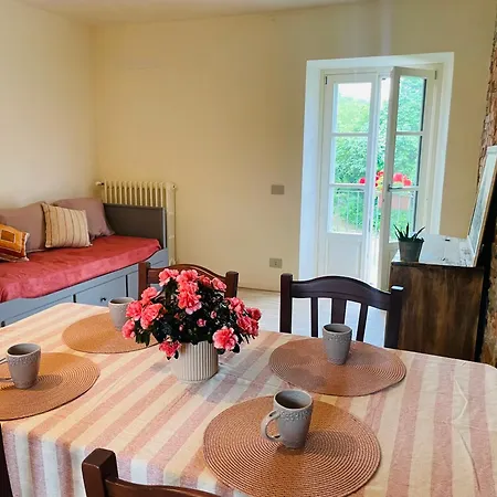 Holiday home Cascina Piandamiane, Sostenibile E Charme D'epoca Nella Natura Delle Langhe